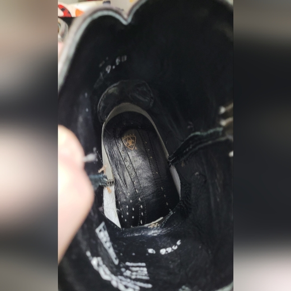 Ariat Desperado Boots - Picture 8 of 13